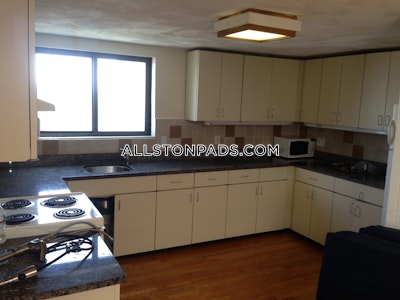 Allston Excellent 3 Beds 2 Baths on Comm Ave Boston - $4,400