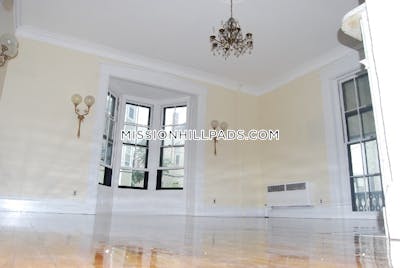 Mission Hill 5 Bed 3 Bath on Hillside St in BOSTON Boston - $8,800