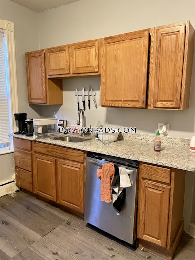 Mission Hill 4 Beds 2 Baths Boston - $6,400