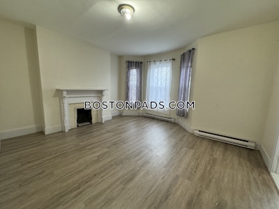 Allston Recently renovated, Spacious 2-bed SPLIT apartment on Higgins St in Allston Boston - $2,700