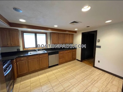 Medford 4 Beds 2 Baths  Tufts - $4,000