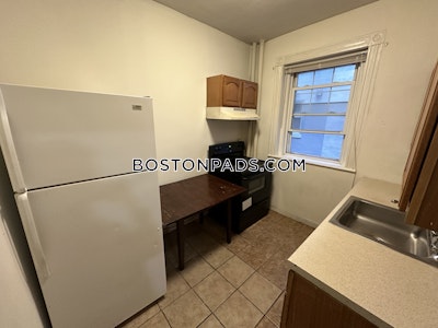 Allston Nice 3 Bed 1 Bath available NOW on Glenville Ave Boston - $2,450