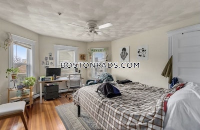 Somerville 3 Beds 1 Bath  Tufts - $11,200