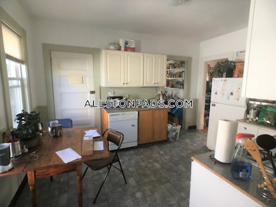 Lower Allston 3 Beds 1 Bath Boston - $2,800