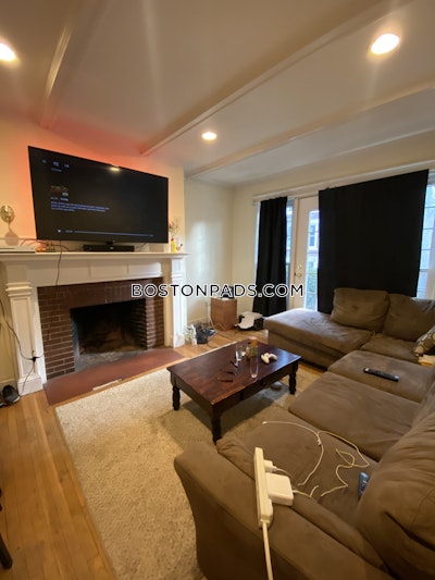 Brookline 6 Beds 3 Baths  Boston University - $10,000