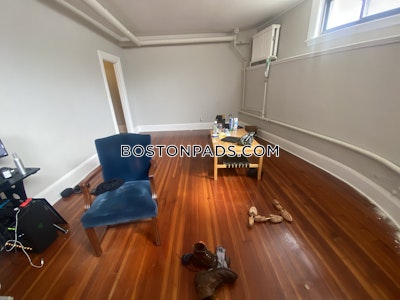 Brookline Apartment for rent 1 Bedroom 1 Bath  Coolidge Corner - $2,600